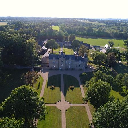 Chateau De Cadouzan Saint-Dolay Buitenkant foto