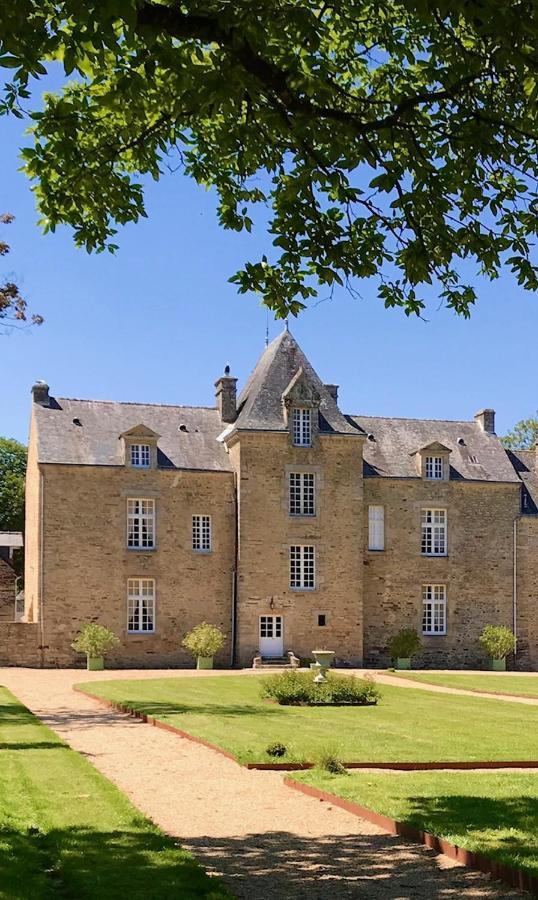Chateau De Cadouzan Saint-Dolay Buitenkant foto