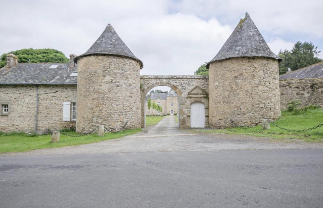 Chateau De Cadouzan Saint-Dolay Buitenkant foto